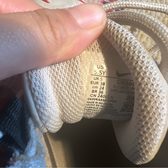 Nike Air More Uptempo '96 Hoops Photon Dust University Red big kids size 5.5 - Picture 7 of 7